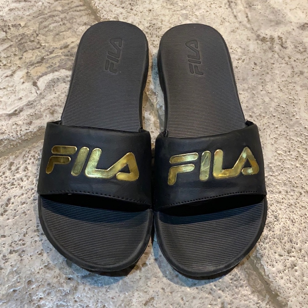 Fila slides